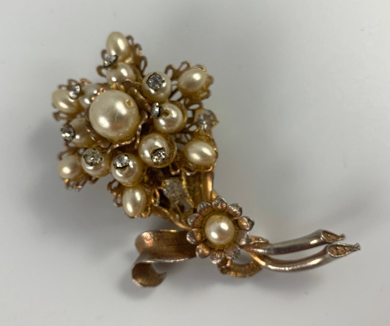 VIntage 1960's Era Flower Pin Faux Pearls Rhinestones image 3