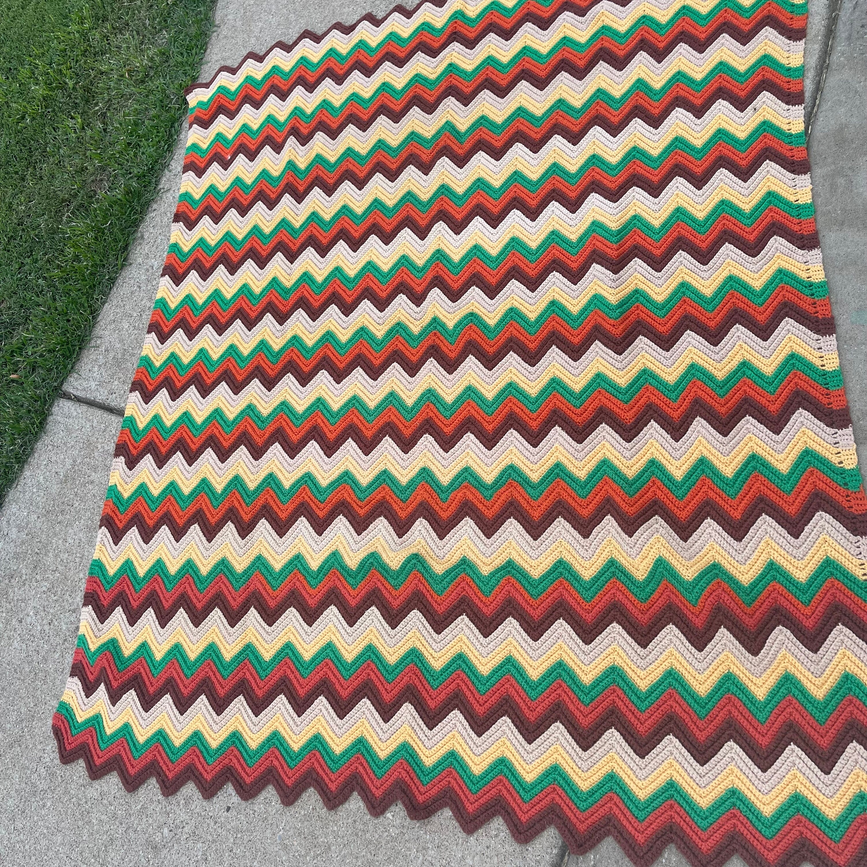 Vintage Hand Crochet Zig Zag Pattern Afghan and Matching Pillows - Etsy