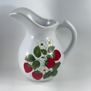 Vintage 1970&#39;s Era McCoy Pitcher with Bright Red Strawberries Strawberry