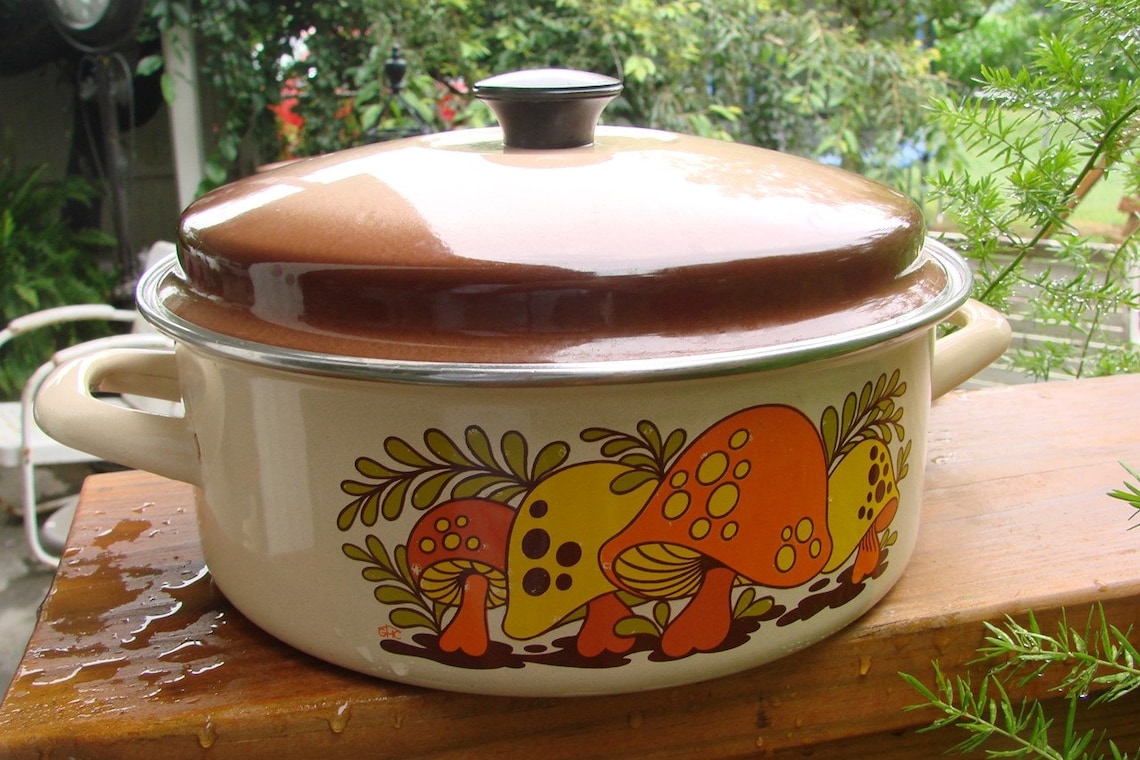 VINTAGE 1970s ERA ENAMELED DUTCH OVEN COOKWARE with MUSHROOM Etsy