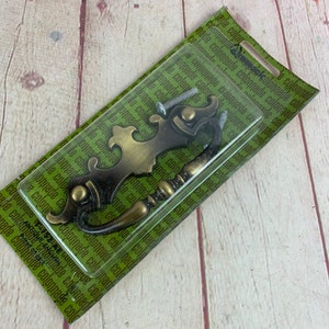 Vintage New In Package New Old Stock Amerock Colonnade T-152 Antique English Drawer Pull With Screws