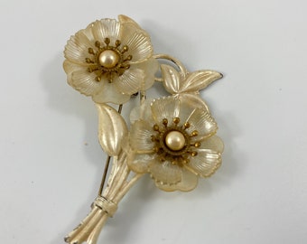 Vintage Ladies’ Ivory Colored Metal & Resin With Faux Pearls Floral Brooch or Pin