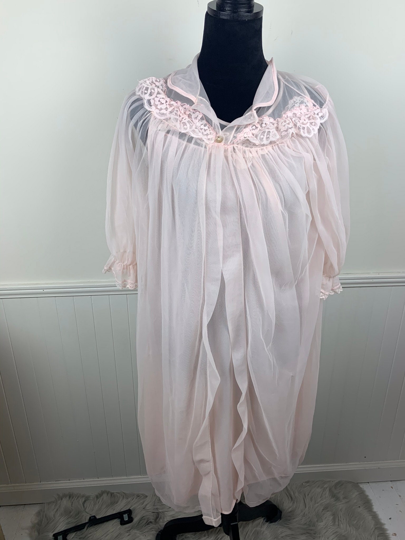 Vintage Ladies Size 36 Medium Charmode Brand Pink Nylon