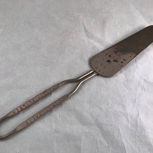 Vintage Coltan Bread Health Builder Cake Server