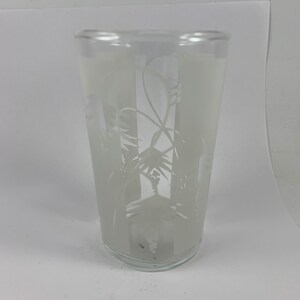 Vintage SWANKY SWIG Style 1950&#39;s Era Juice Glass with White Abstract Leaf and Floral Design