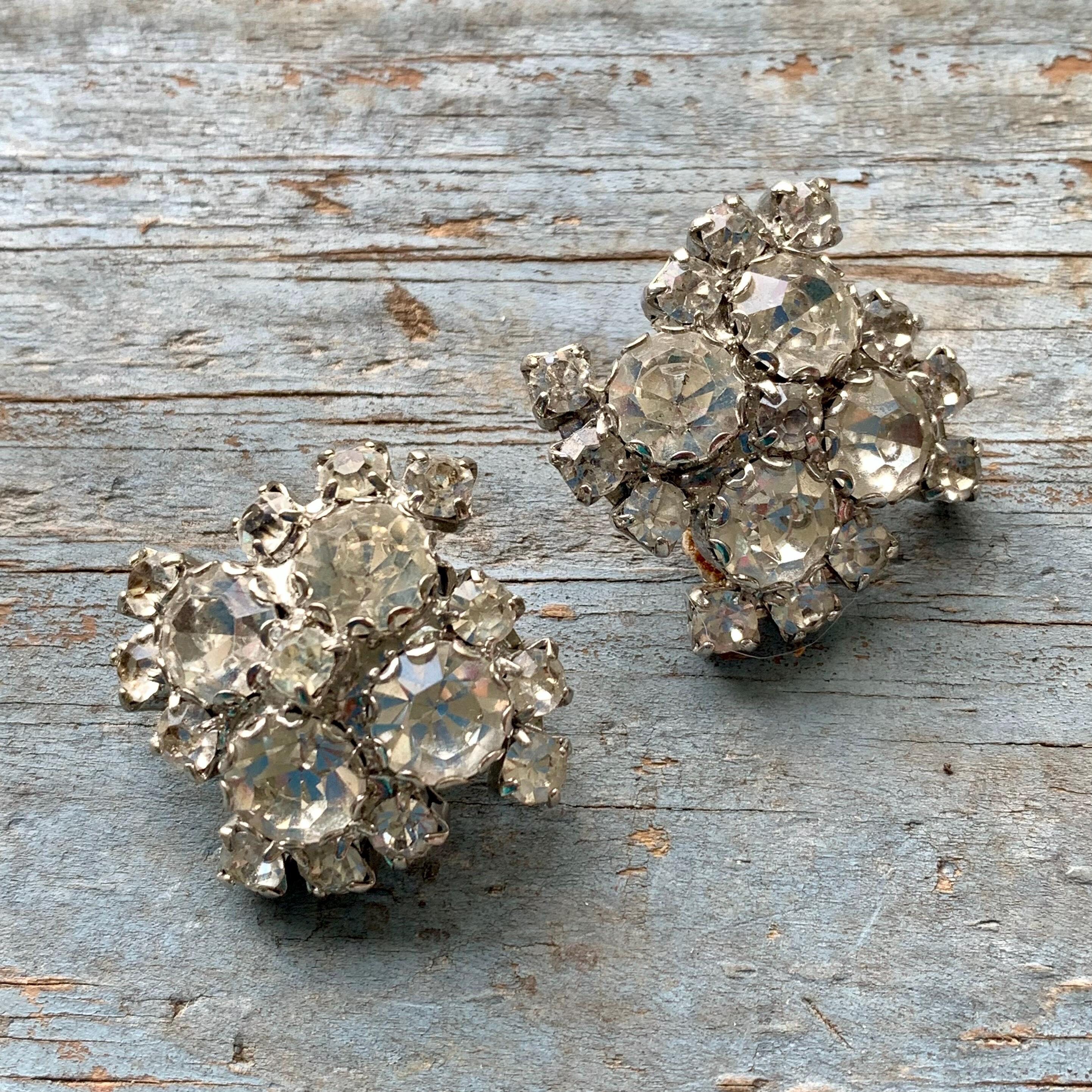 Boucles D'Oreilles Clips Vintage Argenté & Strass | Petites Demi-Boules - Occasion Bon État