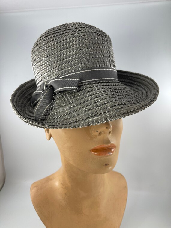 Vintage 1990’s Era Ladies’ Gray Straw Hat With Gr… - image 2