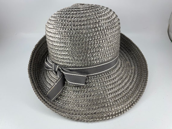 Vintage 1990’s Era Ladies’ Gray Straw Hat With Gr… - image 1