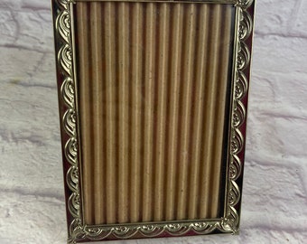 Vintage Ornate Goldtone Metal 5 x 7 Picture Frame