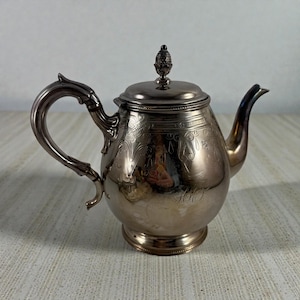 Vintage utsmyckad Meridan silverpläterad silverpläterad tekanna teservis monogrammerad