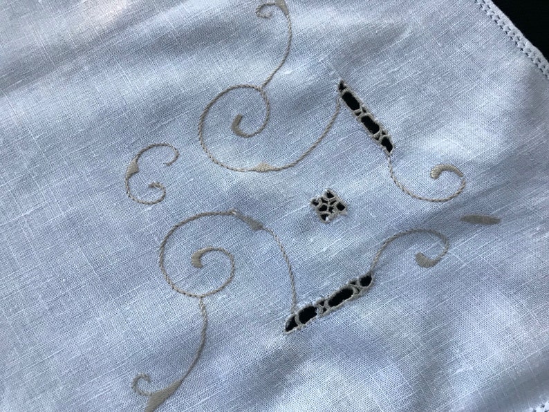 Vintage White Cutwork Embroidery Tablecloth