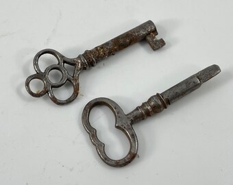 Pair of Vintage Skeleton Keys Repurposing Destash Altered Art