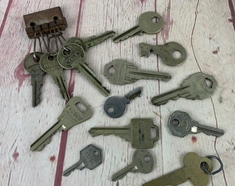 Lot of 15 Vintage Keys Key Some Brass Destash Altered Art