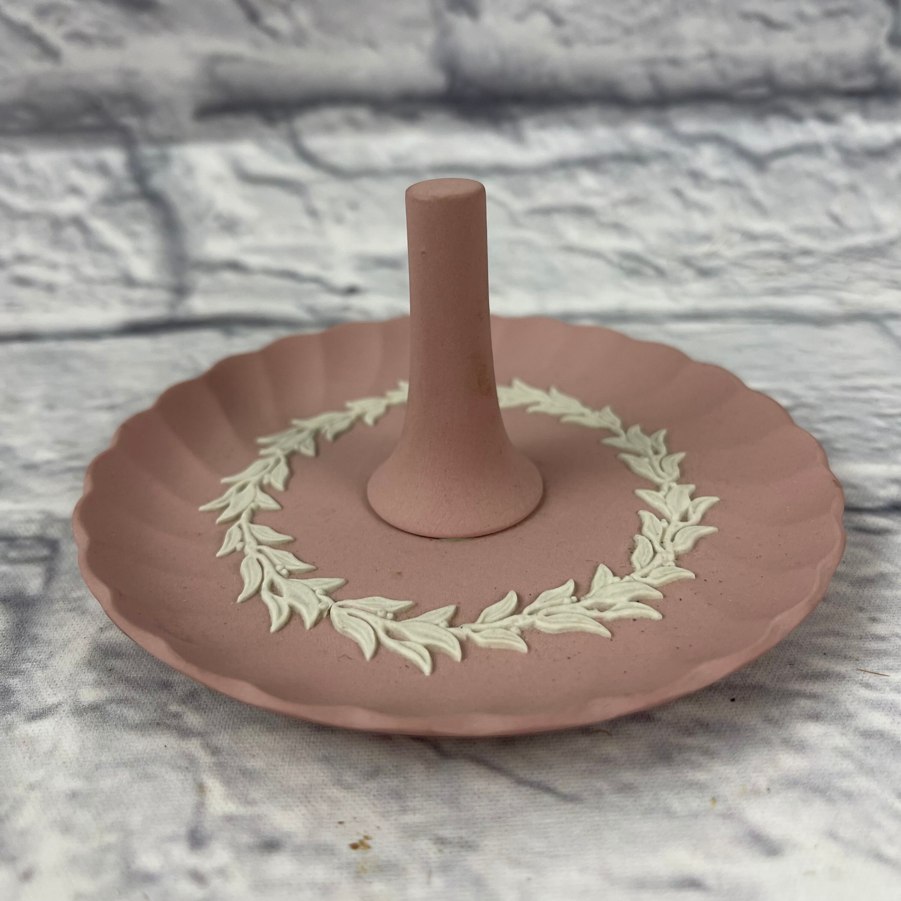 Wedgwood ring best sale holder