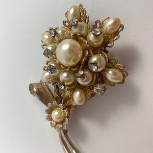 VIntage 1960's Era Flower Pin Faux Pearls Rhinestones image 2