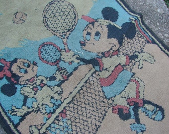 Alfombra vintage de Mickey y Minnie Mouse jugando al tenis
