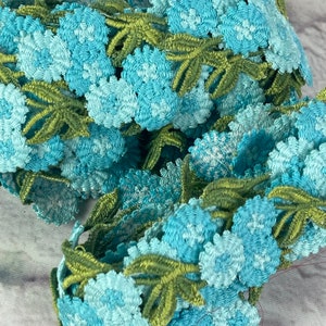 8 Yards of Vintage 1960s Era Blue Floral Daisies Daisy Lace Trim in Two Pieces image 7