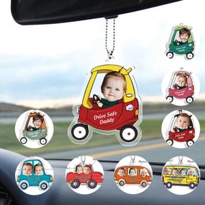 お父さんのためのカスタム車の写真オーナメント、安全運転パパアクリル車吊り下げ、カスタマイズされた赤ちゃんの写真車吊り下げ、車のミラー装飾、夫へのギフト