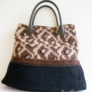 Trendy leopard-print handbag PDF pattern knitting pattern image 2