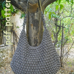 pdf Schnittmuster für gestrickte Bommeln Hobo Tasche, braune Hobo Tasche, Bommel Tasche, gestrickte Hobo Tasche, große Umhängetasche