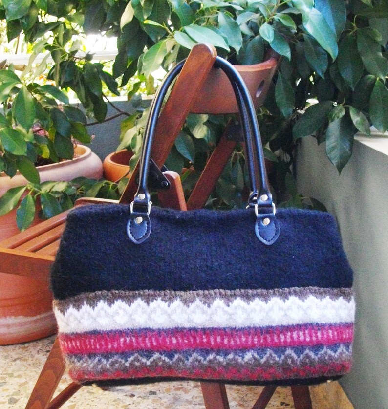 Knitted felted handbag black fair isle bordure, wool hand bag, black imitation leather handles, fair isle bordure, bag feet image 2