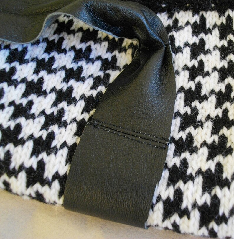 PDF pattern Black & white clutch with leather bow in goose foot pattern image 5