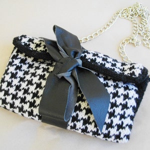PDF pattern Black & white clutch with leather bow in goose foot pattern image 1