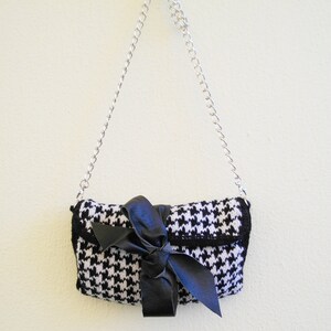 PDF pattern Black & white clutch with leather bow in goose foot pattern image 3