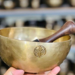 7 Inch Full Moon Singing Bowl: Authentic Himalayan Sound Therapy