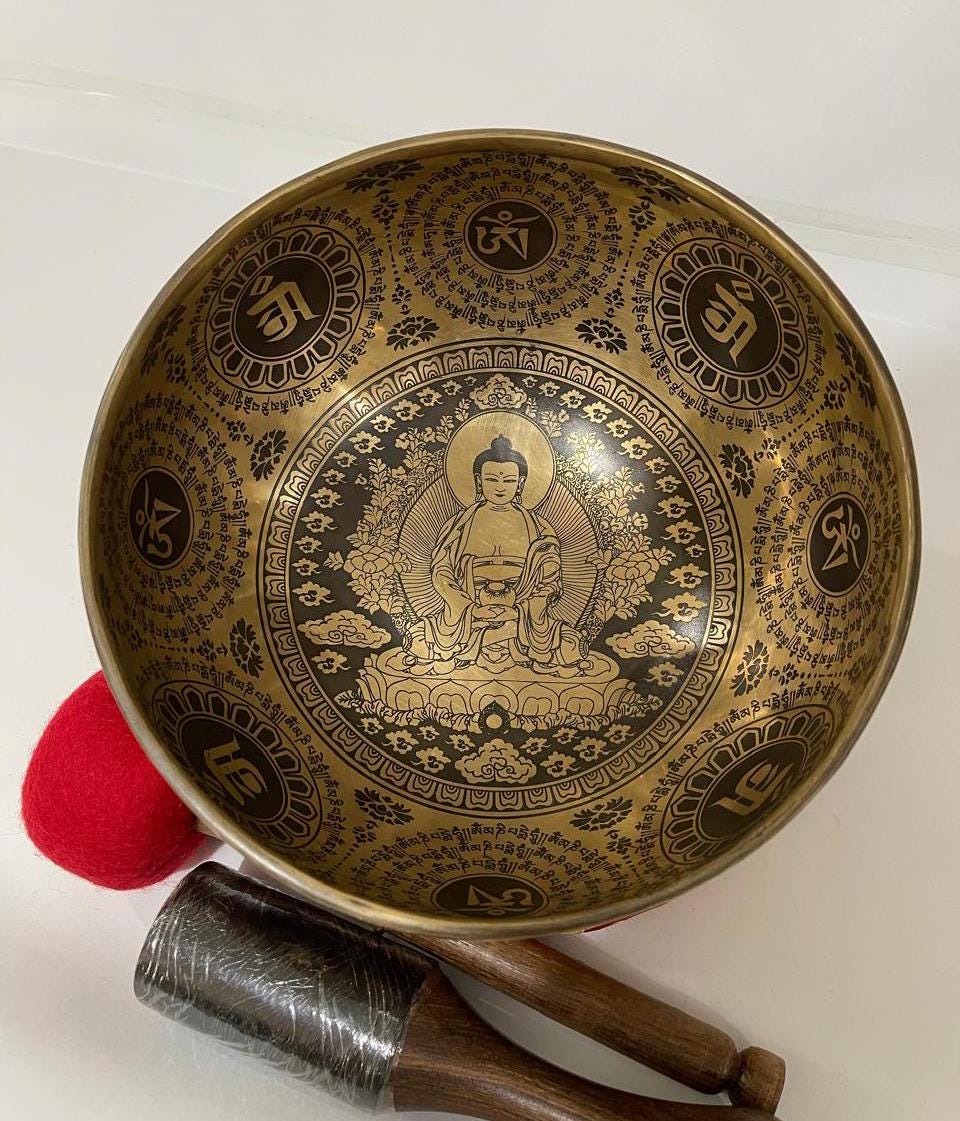 仏像彫刻の金属製瞑想ボウル 8インチの仏像彫刻シンギングボウル：サウンドヒーリングと瞑想 - Etsy