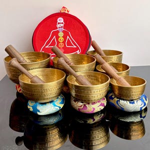 Tibetan Handmade Singing Bowl Set – Set of 7 Hand-Hammered Bowls from Nepal – Perfect for Yoga, Meditation, Sound Healing & Spiritual Gifts