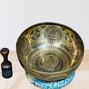 Spiritual Green Tara Singing Bowl – Ideal for Yoga, Meditation & Sound Healing Baths | Deep, Resonant Sound for Mindfulness And Inner Peace