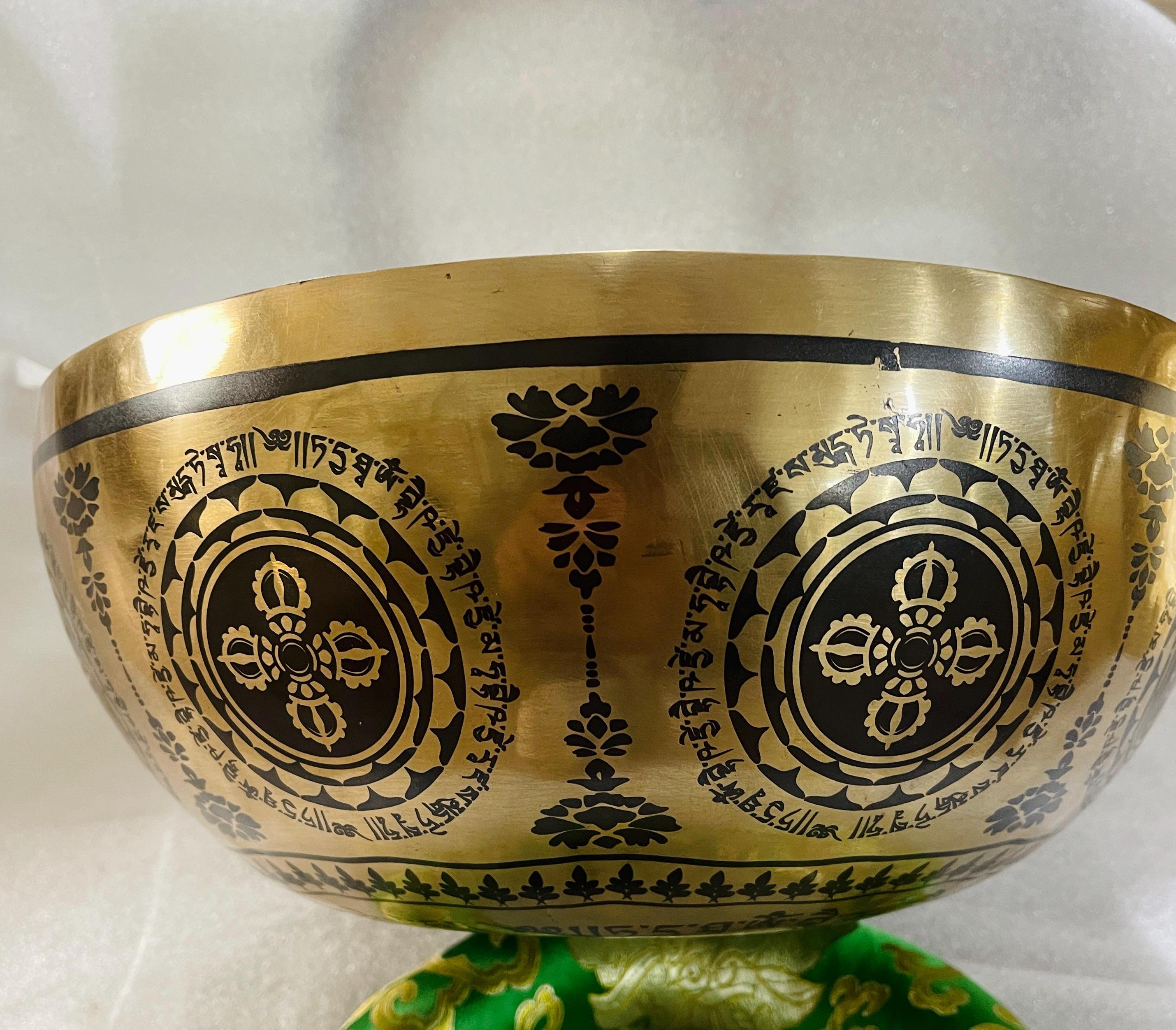 11インチの仏像彫刻シンギングボウル：チベットヒーリング、瞑想