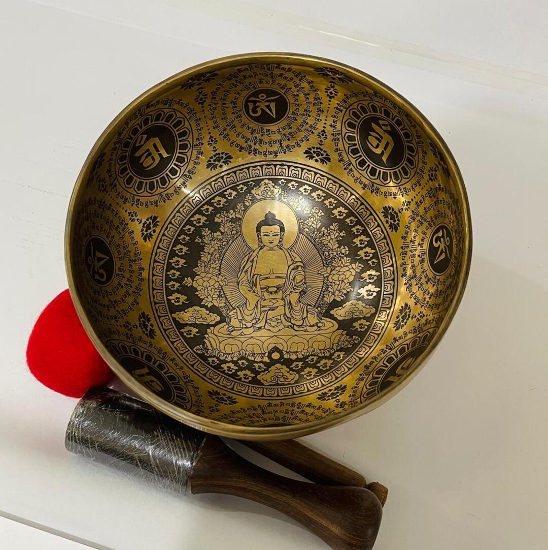 仏像彫刻の金属製瞑想ボウル 8インチの仏像彫刻シンギングボウル：サウンドヒーリングと瞑想