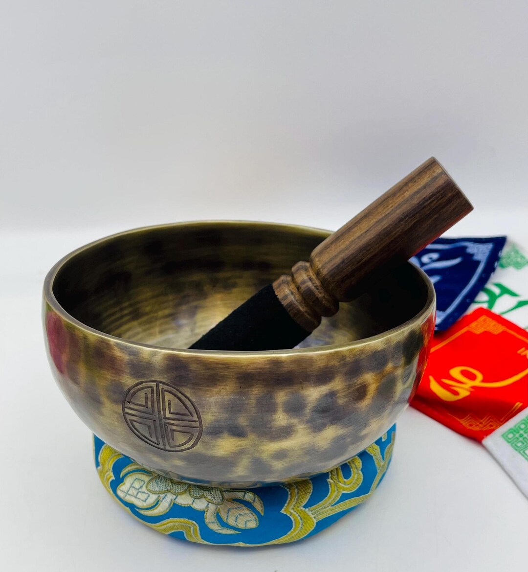 Handmade Tibetan Singing Bowl: Himalayan Sound Therapy, Meditation ...