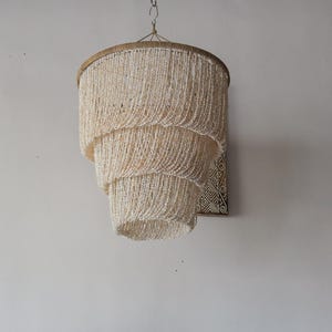 Perlen Kronleuchter aus Muschel, Muschel Kronleuchter weiß, natürliche Muschel Pendelleuchte, Muschel Kronleuchter Bali
