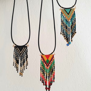 Collier Fantaisie Style Tibétain Avec Franges - Argent Tibétain Et Perles Bleues, Neuf Sans Emballage