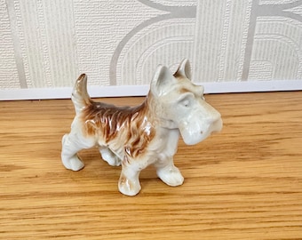 Small vintage Scottish terrier dog figurine