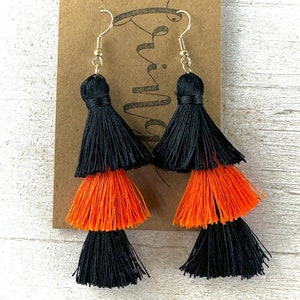 Orange & black Game Day tassel earrings, Game Day tassel dangle earrings, school spirit earrings, tassel orange team color earrings