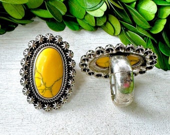 Western oval stretch ring, mustard yellow stone western ring, western fashion stretch ring, burnished silver mustard stone statement ring