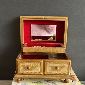 Royal Sealy Box - Etsy