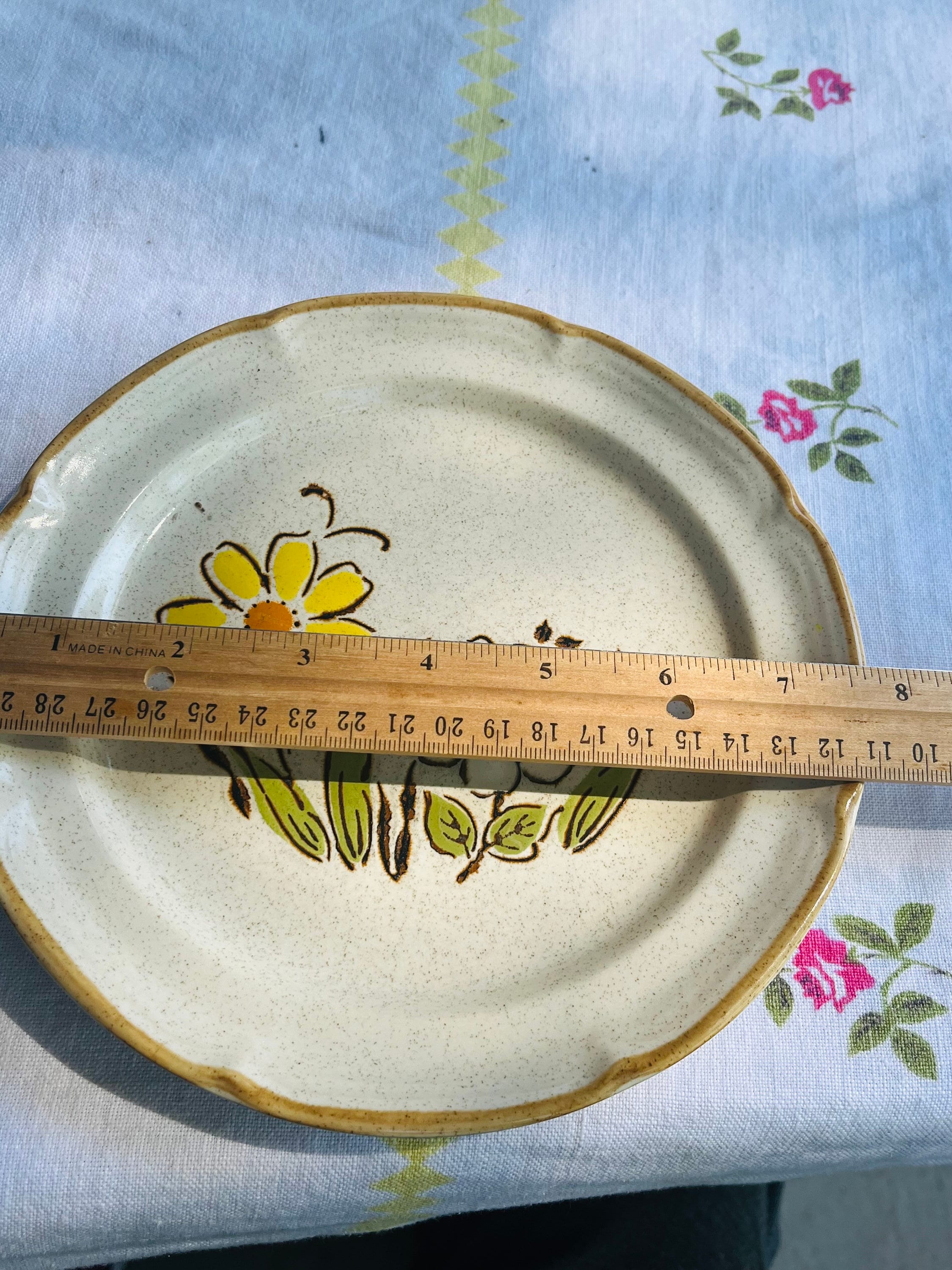 Vintage Bistro Stoneware Salad Plate Daisies Sm7528 Stoneware