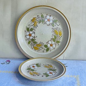 Hearthside Stoneware Salad or Dinner Plate Garden Festival Prairie Flowers Vintage