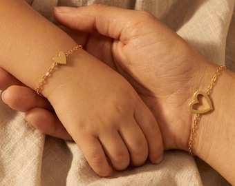 Delicato set di braccialetti a forma di cuore per mamma e figlia, coordinati, regalo per mamma e figlia, gioielli per la famiglia, regalo per gli amici.