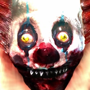 Evil Clown Spooky Circus Streaming Overlay Bundle – 4 Animated Scenes with Blurred Circus Tent, Jump Scare Clown, and Eerie Music