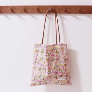 Sac fourre-tout en coton à fleurs rose, sac à bandoulière d'inspiration vintage des années 70, sac à provisions réutilisable, fourre-tout décontracté de tous les jours, sac fourre-tout d'école