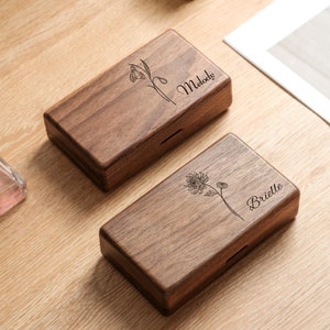 Valentinstag Geschenk Individuelle Geburtsblume Holz Schmuckschatulle, personalisierte Brautjungfer Geschenke Personalisiertes Geschenk für Mama und sie, Brautjungfer Vorschlag
