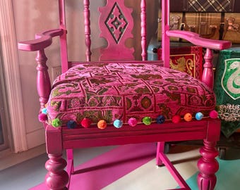 Silla de comedor Broyhill de los años 70 rediseñada.