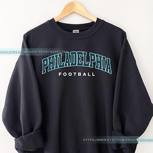 Philadelphia Football Vintage Sweatshirt T-Shirt,Philadelphia Eagle Football Shirt,Football Tshirt,Eagle Retro Crewneck,Eagle Fan Gift FDA4 imagem 1
