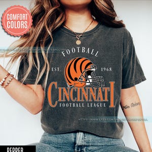 Cincinnati Football Comfort Colors Vintage Style T-Shirt, Cincinnati Football T-Shirt, Bengals Football T-shirt, Cincinnati Fan Gifts FYU21
